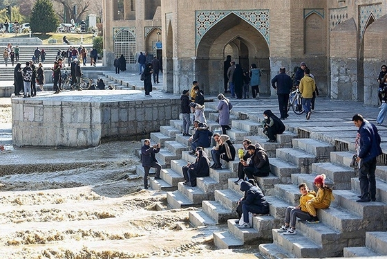 آب به زاینده‌ رود رسید + تصاویر و فیلم