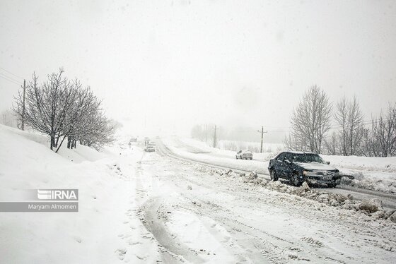 رقابت کوهرنگ و چلگرد در ارتفاع برف + عکس و فیلم