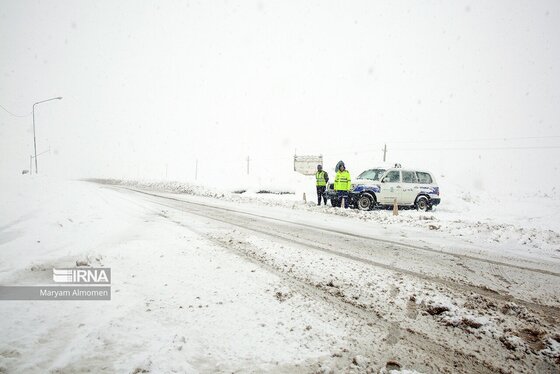 رقابت کوهرنگ و چلگرد در ارتفاع برف + عکس و فیلم