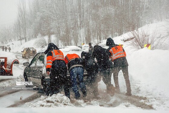 رقابت کوهرنگ و چلگرد در ارتفاع برف + عکس و فیلم