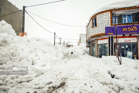 رقابت کوهرنگ و چلگرد در ارتفاع برف + عکس و فیلم