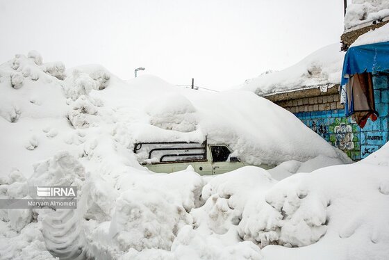 رقابت کوهرنگ و چلگرد در ارتفاع برف + عکس و فیلم