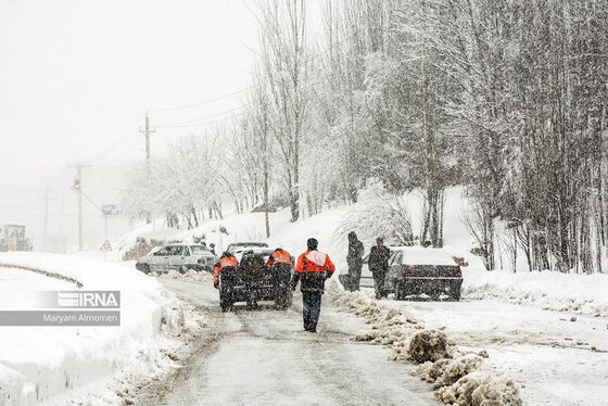 رقابت کوهرنگ و چلگرد در ارتفاع برف + عکس و فیلم