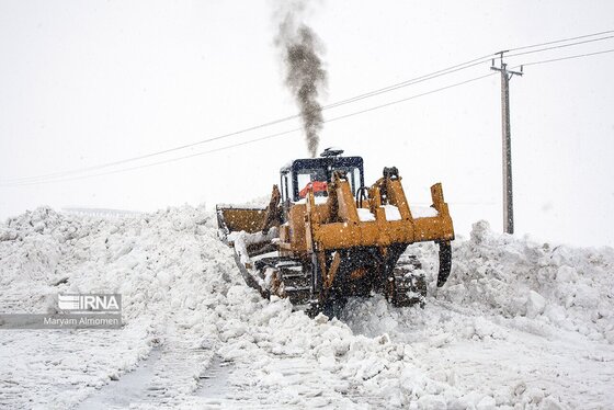 رقابت کوهرنگ و چلگرد در ارتفاع برف + عکس و فیلم