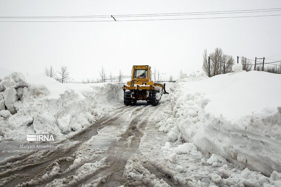 رقابت کوهرنگ و چلگرد در ارتفاع برف + عکس و فیلم