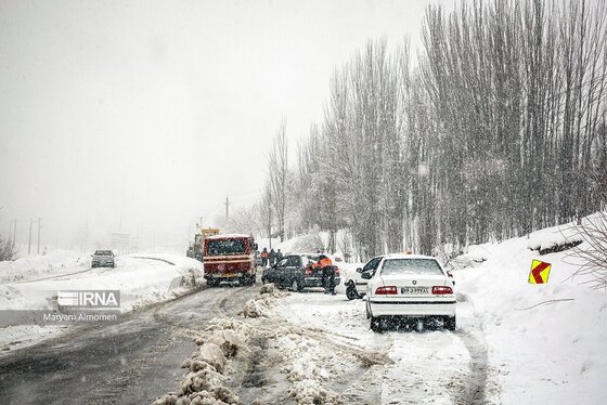 رقابت کوهرنگ و چلگرد در ارتفاع برف + عکس و فیلم