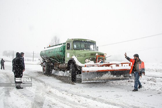 رقابت کوهرنگ و چلگرد در ارتفاع برف + عکس و فیلم