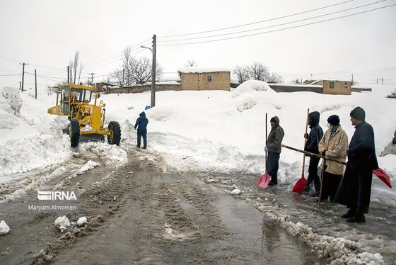 رقابت کوهرنگ و چلگرد در ارتفاع برف + عکس و فیلم