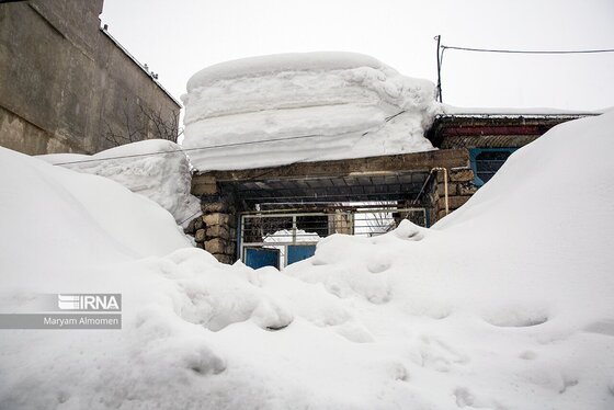 رقابت کوهرنگ و چلگرد در ارتفاع برف + عکس و فیلم