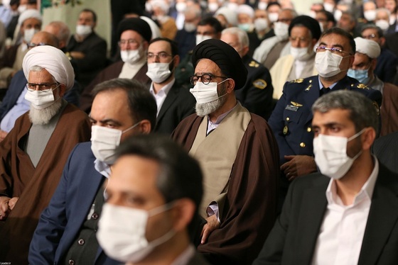 عکس | دیدار جمعی از مسئولان نظام و سفیران کشورهای اسلامی با مقام معظم رهبری