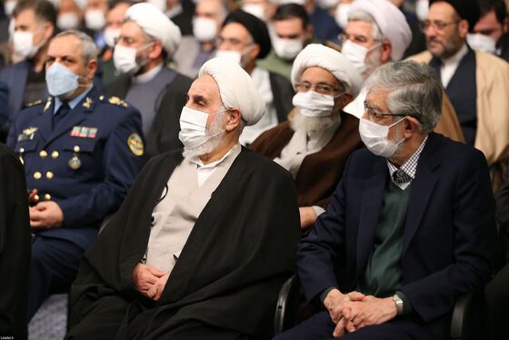 عکس | دیدار جمعی از مسئولان نظام و سفیران کشورهای اسلامی با مقام معظم رهبری