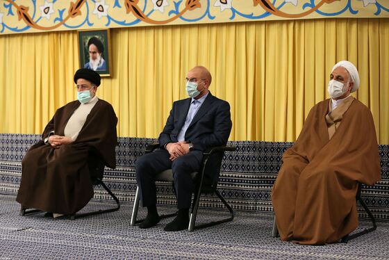 عکس | دیدار جمعی از مسئولان نظام و سفیران کشورهای اسلامی با مقام معظم رهبری