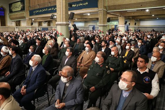عکس | دیدار جمعی از مسئولان نظام و سفیران کشورهای اسلامی با مقام معظم رهبری