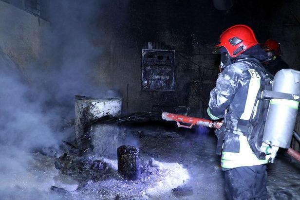 مهار آتش‌سوزی کارخانه ایزوگام در جاده مشهد کلات