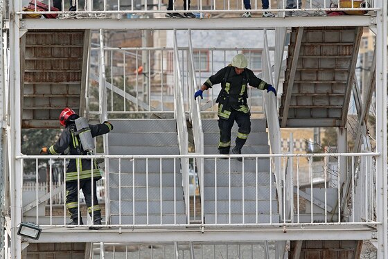 مسابقات عملیاتی ورزشی FCC (برج) آتش نشانی در مشهد برگزار شد + تصاویر