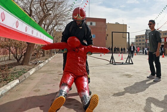 مسابقات عملیاتی ورزشی FCC (برج) آتش نشانی در مشهد برگزار شد + تصاویر