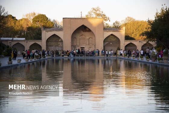 ایران زیباست | کاخ چهلستون اصفهان