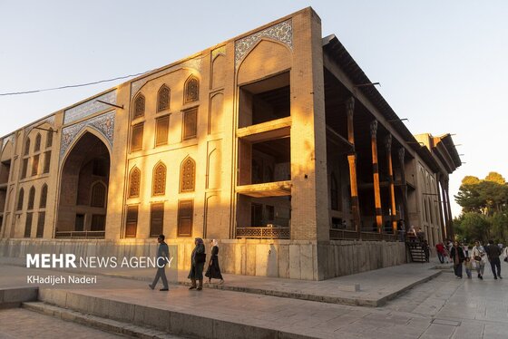 ایران زیباست | کاخ چهلستون اصفهان