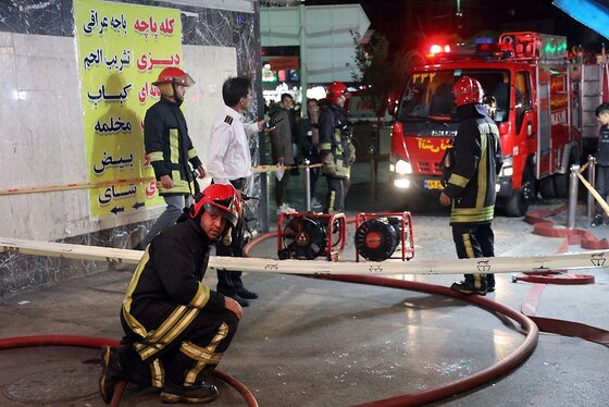 آتش‌سوزی در یک هتل آپارتمان در میدان بیت المقدس مشهد + تصاویر