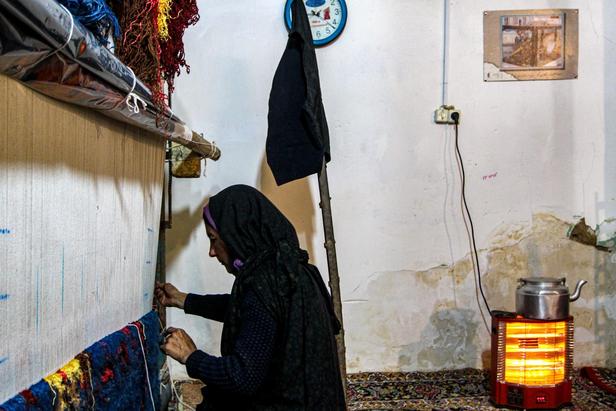 رنج‌هایی که در تار و پود زندگی قالی‌بافان گره می‌خورد
