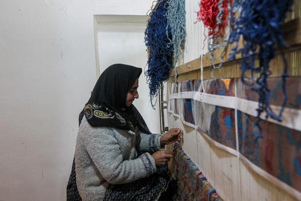 رنج‌هایی که در تار و پود زندگی قالی‌بافان گره می‌خورد