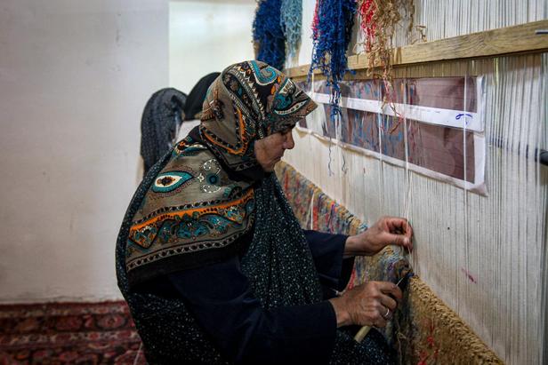 رنج‌هایی که در تار و پود زندگی قالی‌بافان گره می‌خورد