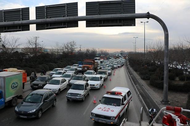 واژگونی مینی‌بوس در صدمتری مشهد+ تصویر