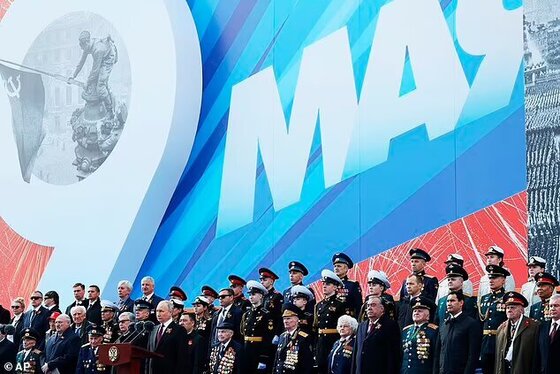 رژه نظامی «روز پیروزی» در میدان سرخ مسکو + عکس