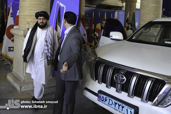 دیپلمات‌های طالبان در نمایشگاه کتاب تهران + عکس