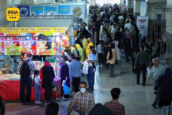 شلوغ‌ترین روز نمایشگاه کتاب تهران + تصاویر (۲۶ اردیبهشت ۱۴۰۲)