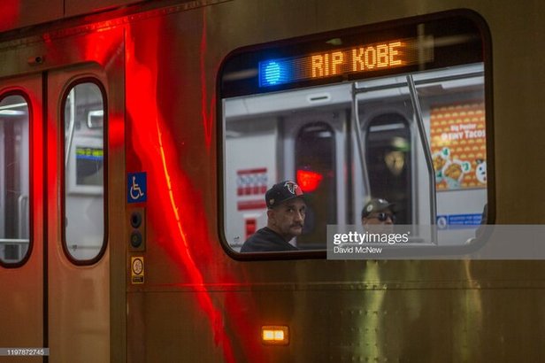 مراسم یادبود کوبی برایانت در استادیوم خانگی لوس‌آنجلس لیکرز+ویدئو