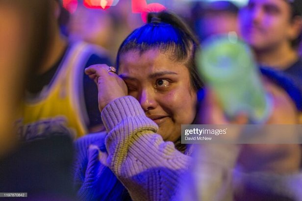 مراسم یادبود کوبی برایانت در استادیوم خانگی لوس‌آنجلس لیکرز+ویدئو