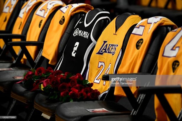 مراسم یادبود کوبی برایانت در استادیوم خانگی لوس‌آنجلس لیکرز+ویدئو