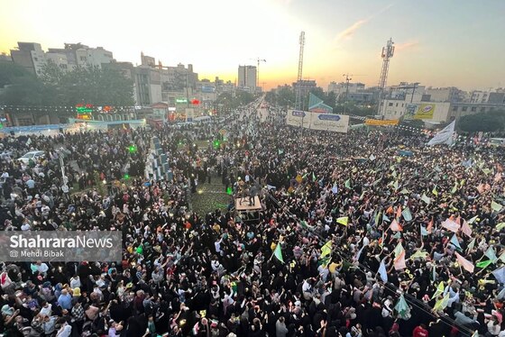 جشن ۲.۵ کیلومتری مشهدی‌ها در سالروز ولادت امام مهربانی‌ها | «خوشا ملکی که سلطانش تو باشی» + فیلم و تصاویر