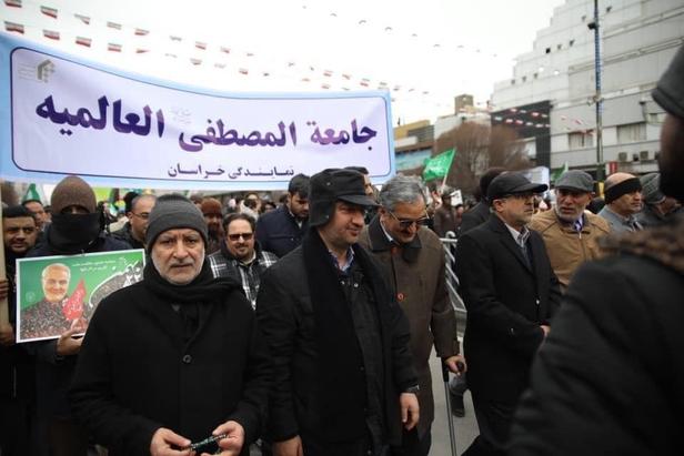 آغاز چهل و یکمین حضور پرشور مردم انقلابی مشهد در راهپیمایی ۲۲ بهمن