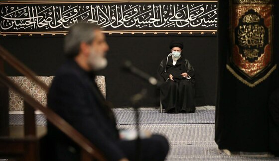 مراسم شب عاشورا در حسینیه امام خمینی(ره) با حضور رهبر معظم انقلاب+تصاویر