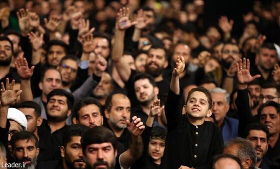 مراسم شام غریبان عاشورای حسینی با حضور رهبر معظم انقلاب+ تصاویر