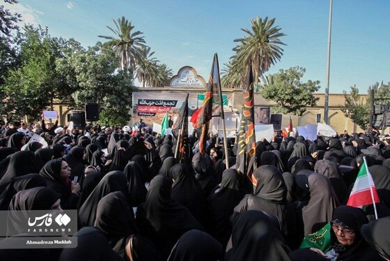 تجمع اعتراضی شیرازی‌ها در پی هتک حرمت ‌آمر به معروف + فیلم و تصاویر