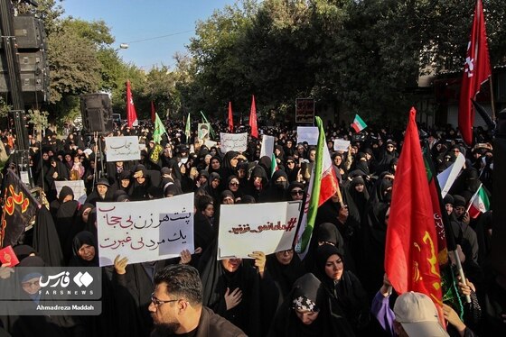 تجمع اعتراضی شیرازی‌ها در پی هتک حرمت ‌آمر به معروف + فیلم و تصاویر