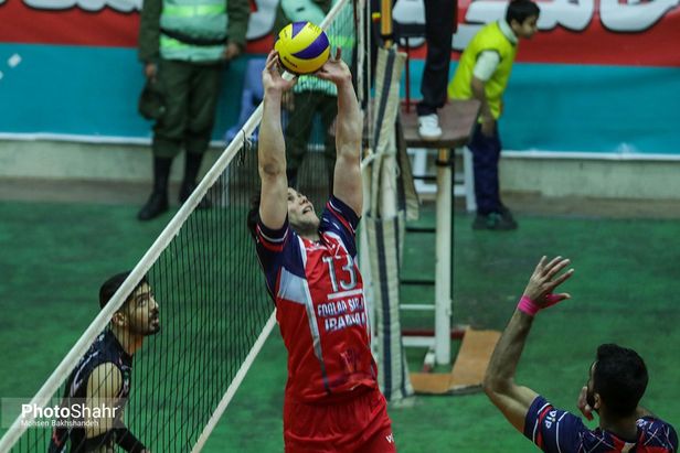 پیام به بی‌تجربگی خود باخت