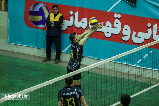 پیام به بی‌تجربگی خود باخت