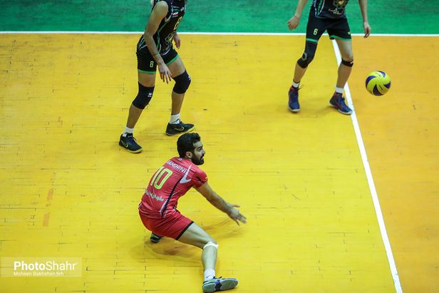 پیام به بی‌تجربگی خود باخت