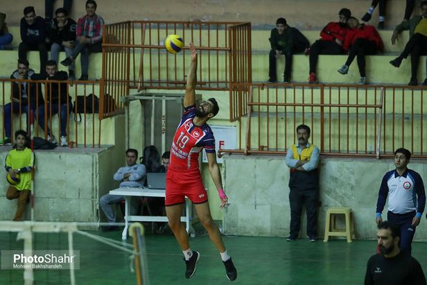 پیام به بی‌تجربگی خود باخت