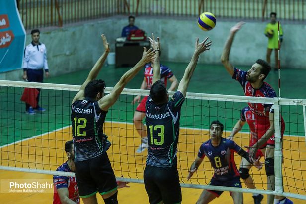 پیام به بی‌تجربگی خود باخت