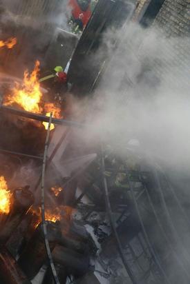 آتش‌سوزی کارخانه تولید «فوم‌های پلی اتیلن» مهار شد+عکس