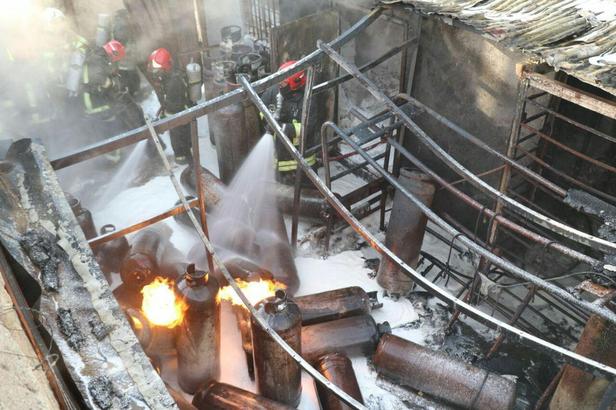 آتش‌سوزی کارخانه تولید «فوم‌های پلی اتیلن» مهار شد+عکس