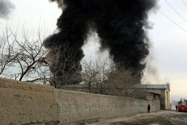 آتش‌سوزی کارخانه تولید «فوم‌های پلی اتیلن» مهار شد+عکس