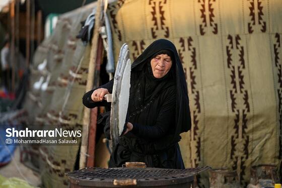 عکس | زائران پیاده در مسیر کربلا (۲)