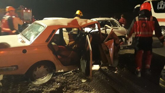 ۱۲ مجروح در تصادف ۳ خودرو سواری در جاده قدیم مشهد به نیشابور + تصاویر