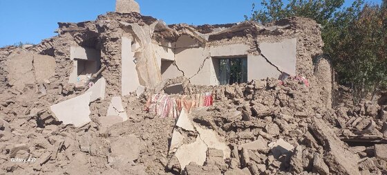 زلزله افغانستان تاکنون جان ۳۲۰ نفر را گرفت + تصاویر